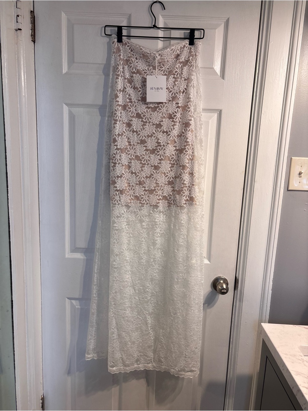 Runway the Label Kinera Maxi Dress NWT - Picture 2 of 6